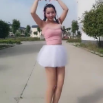 欧美微胖小姐姐跳舞视频,展现自信魅力